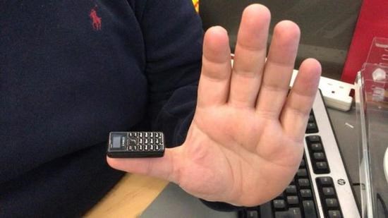 世界最小手机Tiny T1什么样